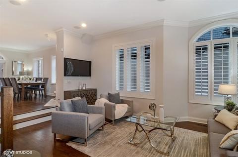 319 E 18th St, Chicago, IL 60616 photo 3
