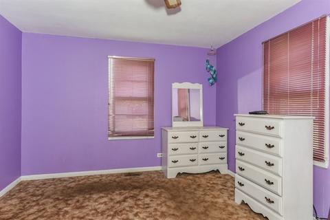 9035 Delphia Ave, Des Plaines, IL 60016 photo 4