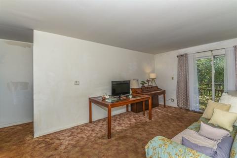 9035 Delphia Ave, Des Plaines, IL 60016 photo 2