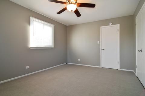 1080 Heathrow Ct, Wheaton, IL 60189 photo 9