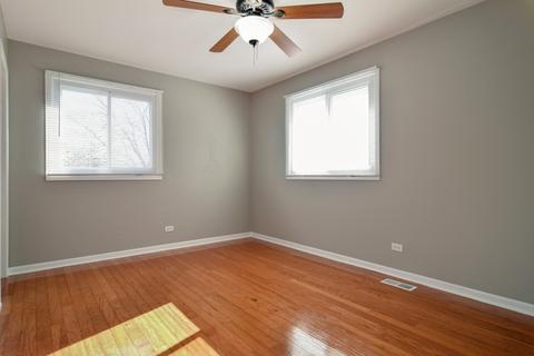 1080 Heathrow Ct, Wheaton, IL 60189 photo 10