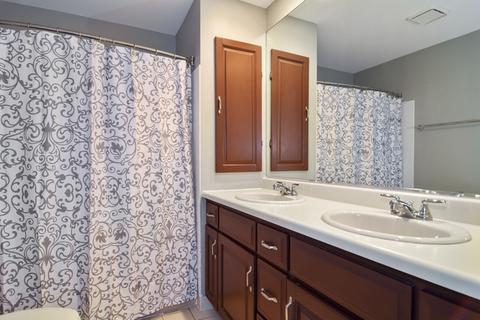 1080 Heathrow Ct, Wheaton, IL 60189 photo 12
