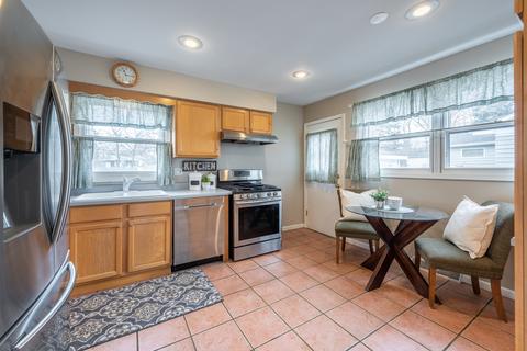 302 S Summit St, Wheaton, IL 60187 photo 4