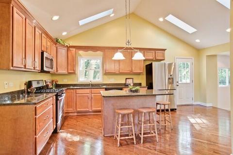 1010 E Thomas Rd, Wheaton, IL 60187 photo 13