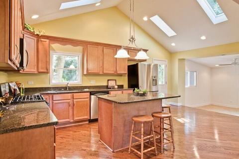 1010 E Thomas Rd, Wheaton, IL 60187 photo 14