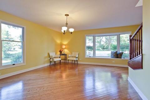 1010 E Thomas Rd, Wheaton, IL 60187 photo 4