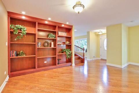 1010 E Thomas Rd, Wheaton, IL 60187 photo 9