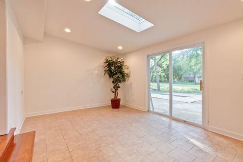 1010 E Thomas Rd, Wheaton, IL 60187 photo 10