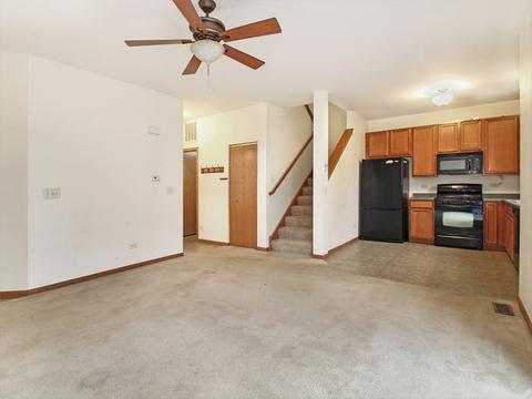1045 Clover Dr, Minooka, IL 60447 photo 6
