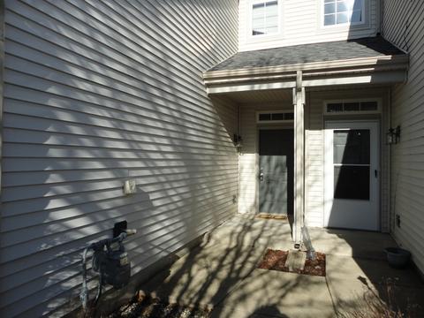 1045 Clover Dr, Minooka, IL 60447 photo 2