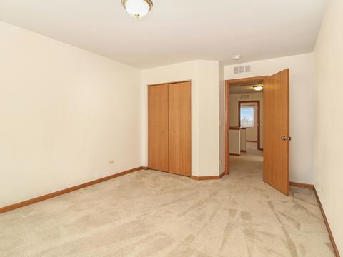 1045 Clover Dr, Minooka, IL 60447 photo 16