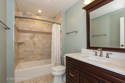 6239 Bentley Ave, Willowbrook, IL 60527 photo 8