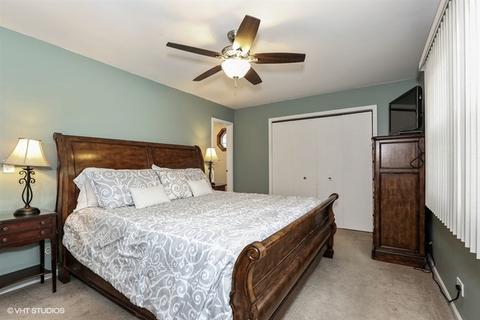 6239 Bentley Ave, Willowbrook, IL 60527 photo 7