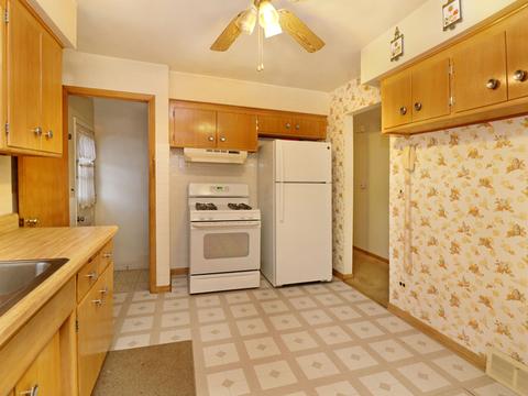 1933 Ash St, Des Plaines, IL 60018 photo 12