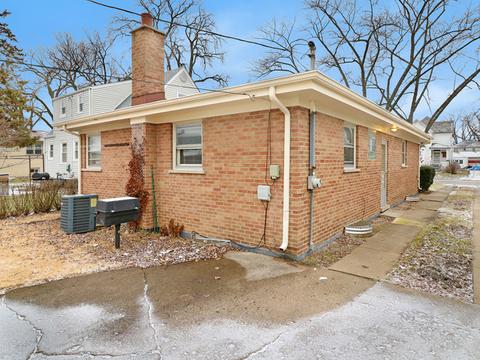 1933 Ash St, Des Plaines, IL 60018 photo 7