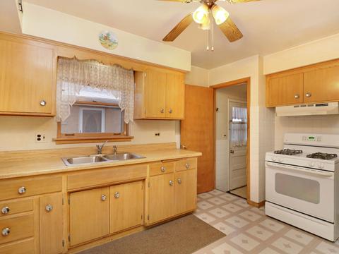 1933 Ash St, Des Plaines, IL 60018 photo 10