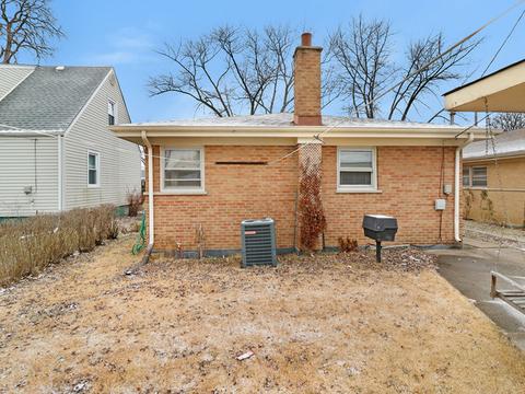 1933 Ash St, Des Plaines, IL 60018 photo 5