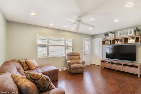 1910 Flower St, Mchenry, IL 60050 photo 4