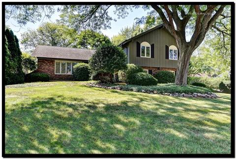 8206 Kathryn Ct, Burr Ridge, IL 60527 photo 1