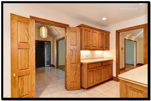 8206 Kathryn Ct, Burr Ridge, IL 60527 photo 12