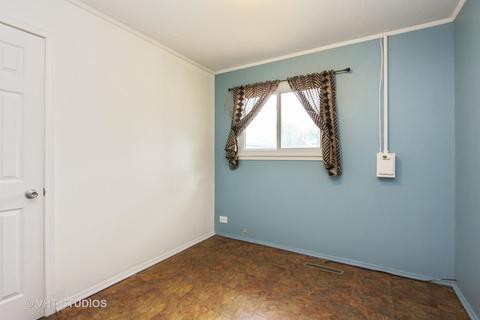 215 Cindy Ln, Wheeling, IL 60090 photo 8