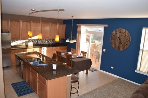 587 Wexford Dr, Elgin, IL 60124 photo 7