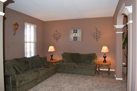 587 Wexford Dr, Elgin, IL 60124 photo 4