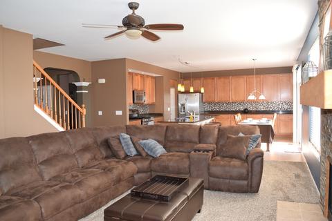 587 Wexford Dr, Elgin, IL 60124 photo 9