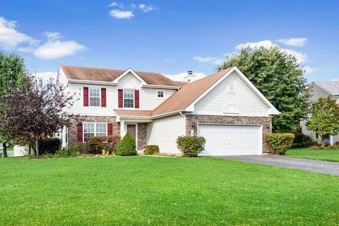 8 Winding Canyon Ct, Algonquin, IL 60102 photo 1
