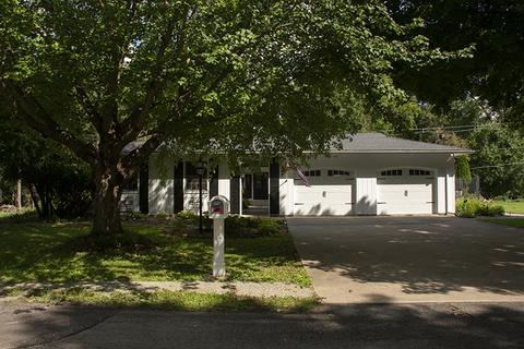 16860 Tanglewild Dr, Morrison, IL 61270 photo 2
