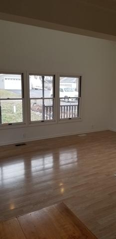 5204 W Parkview Dr, Mccullom Lake, IL 60050 photo 3