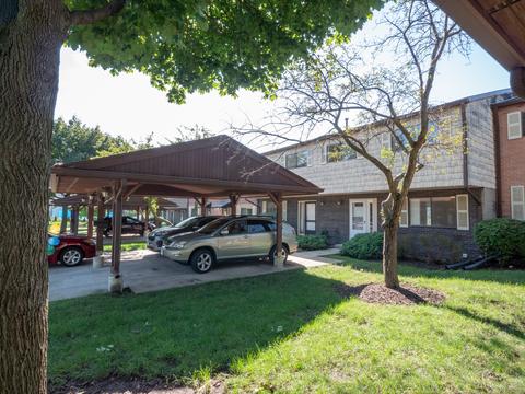 1627 Bow Trl #1627, Wheeling, IL 60090 photo 2