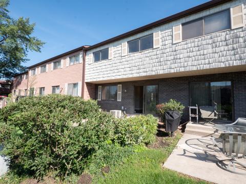 1627 Bow Trl #1627, Wheeling, IL 60090 photo 1