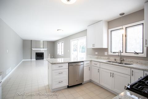 204 Windsor Dr, Bartlett, IL 60103 photo 8