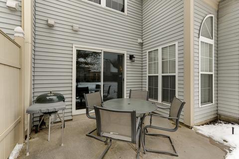 884 Dandridge Ct, Elgin, IL 60120 photo 24