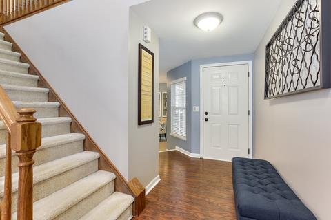 884 Dandridge Ct, Elgin, IL 60120 photo 3