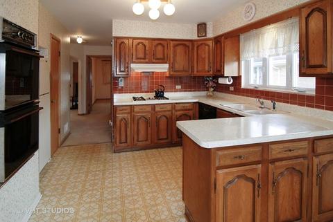 2224 Erika Dr, Broadview, IL 60155 photo 3
