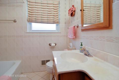 2224 Erika Dr, Broadview, IL 60155 photo 8