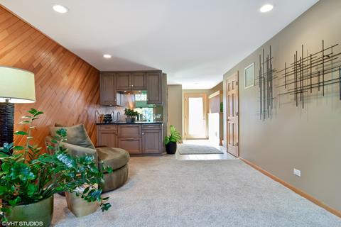 3960 Hudson Dr, Hoffman Estates, IL 60192 photo 8