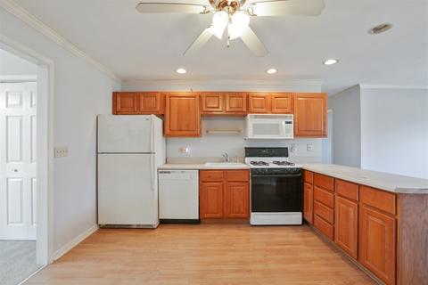 2218 Manor Ln, Mchenry, IL 60051 photo 4