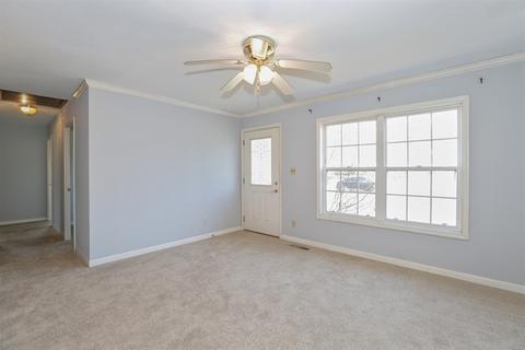 2218 Manor Ln, Mchenry, IL 60051 photo 2
