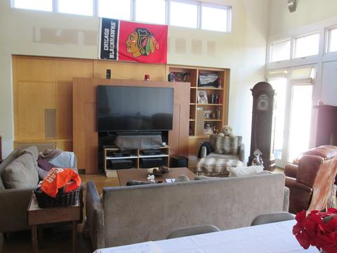1435 Maple St, Glenview, IL 60025 photo 2