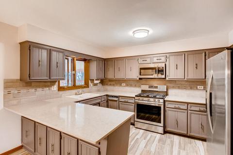 786 E Gartner Rd, Naperville, IL 60540 photo 4