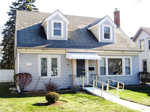 121 S Oak Ave, Bartlett, IL 60103 photo 2