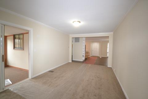 283 E Wayne Pl, Wheeling, IL 60090 photo 12