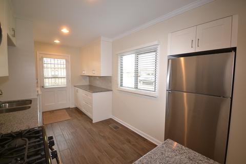 283 E Wayne Pl, Wheeling, IL 60090 photo 8