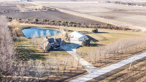 105 S Campbell Rd, Mazon, IL 60444 photo 2