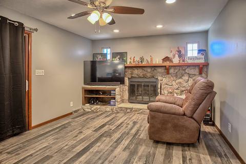 310 W Monroe St, Philo, IL 61864 photo 15