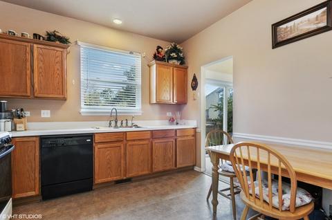 11325 S Marathon Ln, Plainfield, IL 60585 photo 4