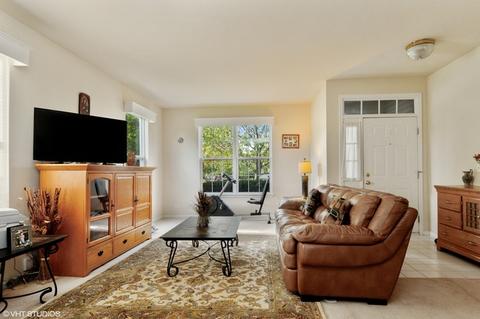 11325 S Marathon Ln, Plainfield, IL 60585 photo 2